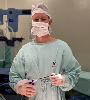 Dr. Rafael Tirapelle - Cirurgia Pl�stica - Rinoplastia - Vaserlipoaspira��o Sempre em busca das melhores t&eacute;cnicas e das &uacute;ltimas tecnologias o Dr. Rafael Tirapelle conta agora com mais um aparelho para melhora do contorno...